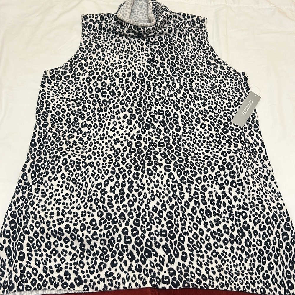 Chico’s Turtleneck Sleeveless Sweater Leopard Print size 1 NWT